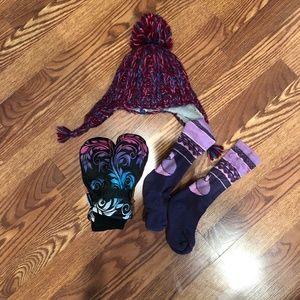 Girls snow hat, mittens, socks